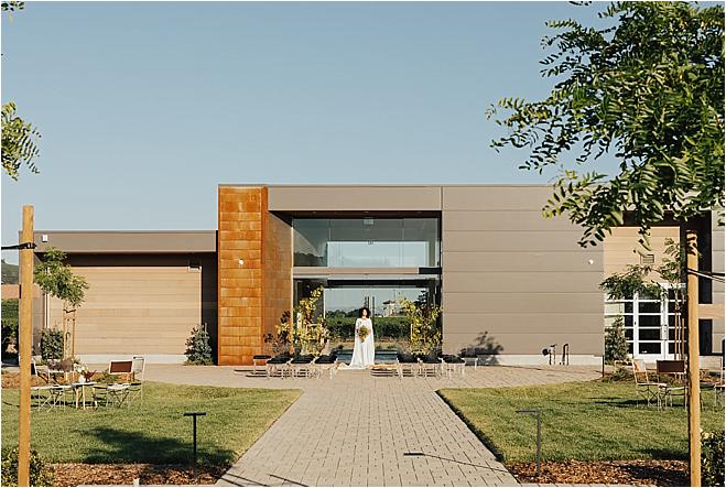 california wedding, romantic wedding, styled shoot, floral inspiration, vineyard wedding, red wedding, wedding gown, bridal dress, wedding photography, vineyard shoot, winery wedding, tablescape, modern