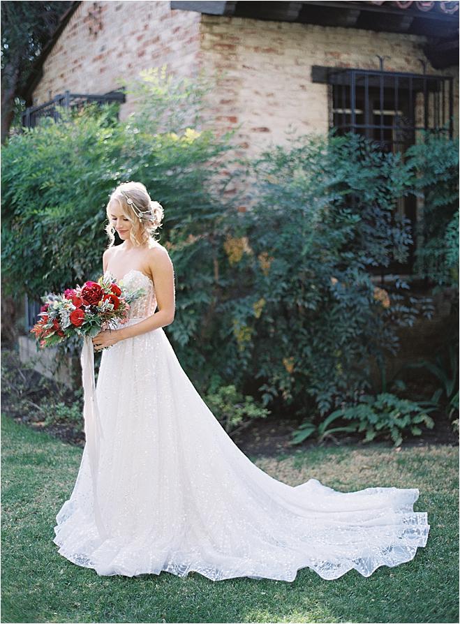 cali wedding, california wedding, bride and groom, wedding inspiration, california venue, wedding gown