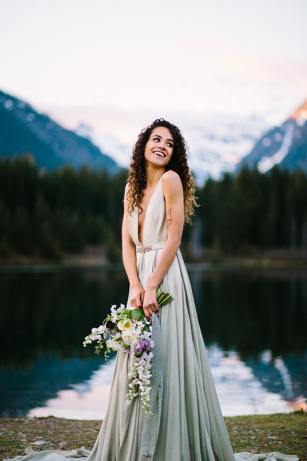 seattle wedding, seattle bride, wedding inspiration, wedding photography, seattle styed shoot, gold creek pond, washington state wedding