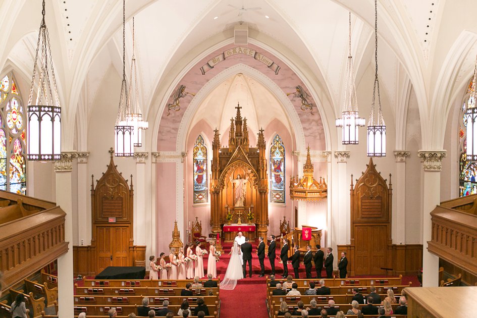 Blush and Gold Wedding at the Milwaukee Art Museum | Wisconsin Bride