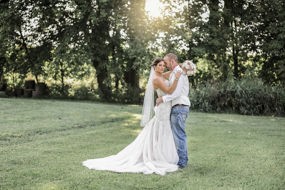 Wedding outfit jeans 2025