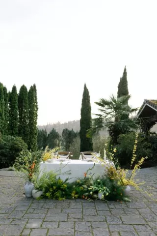 Sweetheart's table in winning design at Chateau Lill