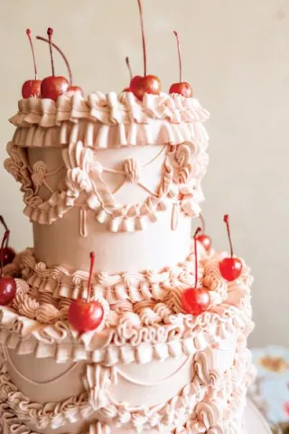 Vintage Inspired Wedding Cakes Make a Comeback via Julie Michelle Cakes