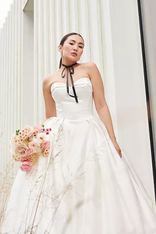 Bold Bridal Looks Featuring Noir Accents at Kohler's Whistling Straits
