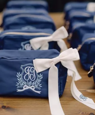 Customizable makeup bags to embrace the embroidery trend