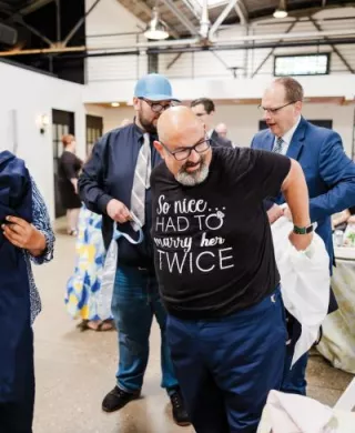Dan Gets Ready to Renew his Vows to his Wife Thanks to Wish Upon a Wedding