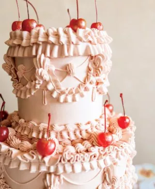 Vintage Inspired Wedding Cakes Make a Comeback via Julie Michelle Cakes