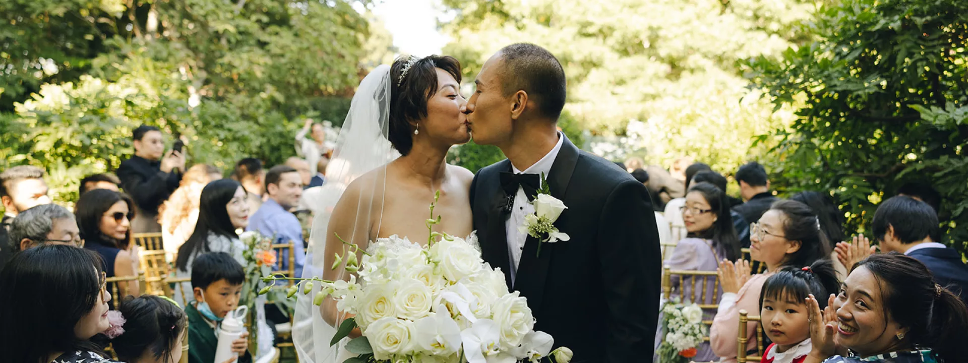 Garden wedding with tons of natural greenery and Chinese ceremonies stuns the intimate gathering.