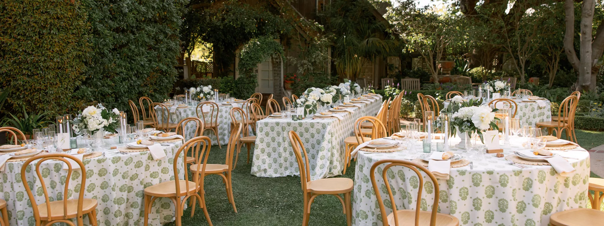 Outdoor reception scene at Simpson House Inn