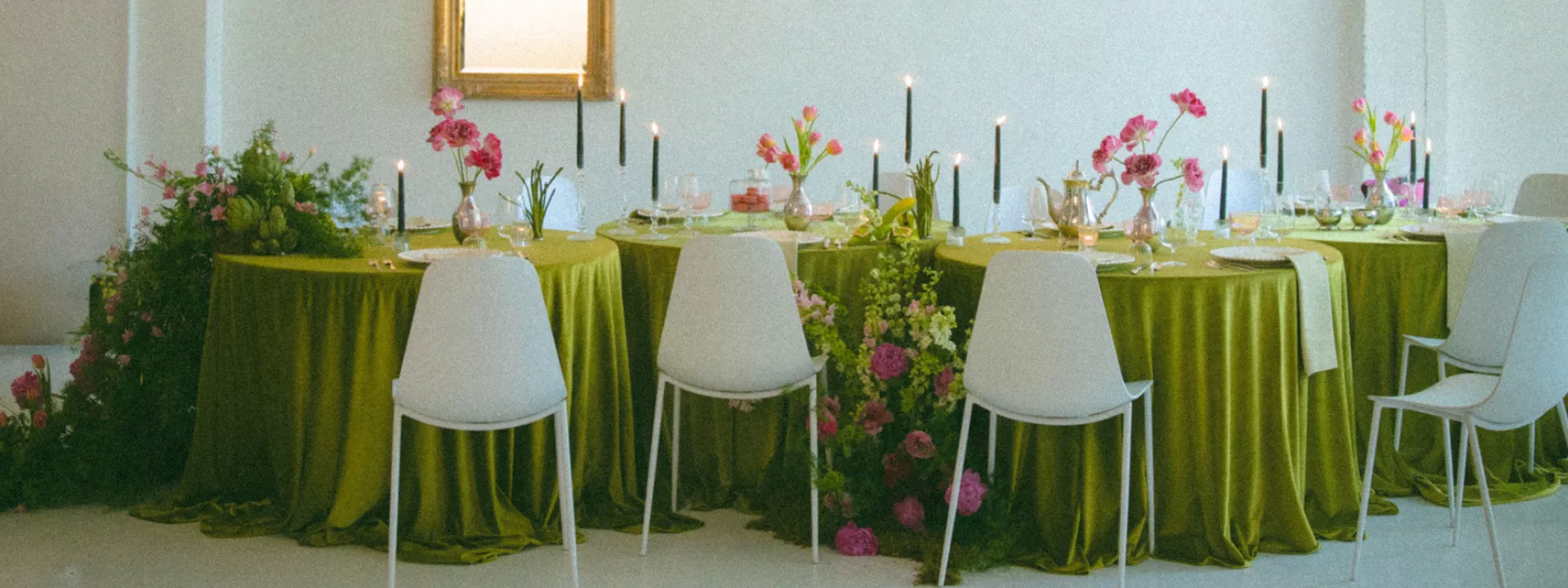 Lush and intimate reception scene at Paris Dining Club